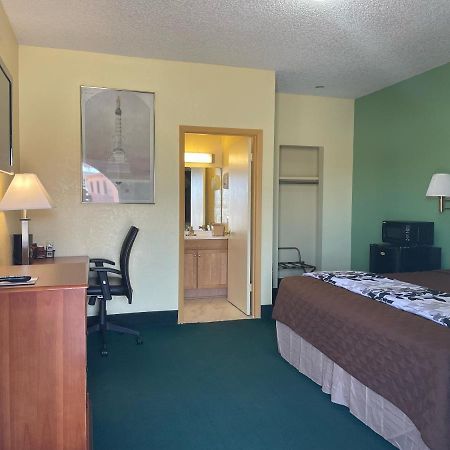 Relax Inn Dilley Екстер'єр фото