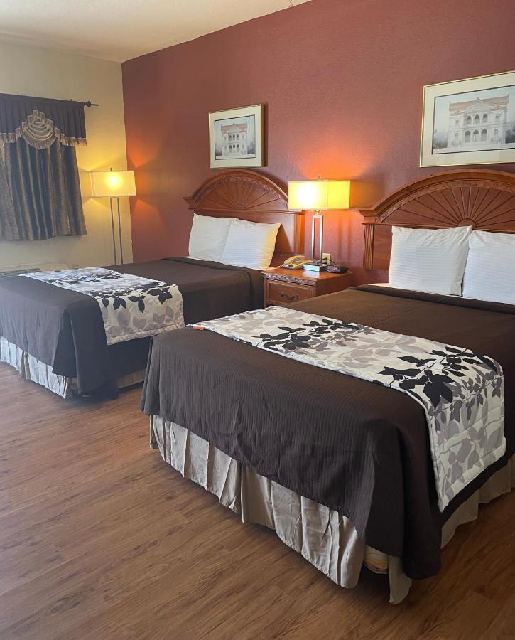 Relax Inn Dilley Екстер'єр фото